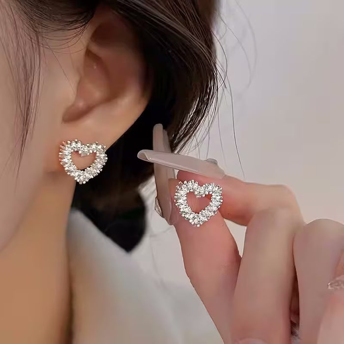 Pendientes de corazón calado con tachón para mujer