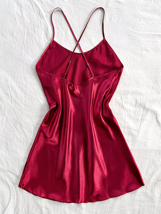 Camisón de Mujer con Tirantes y Cuello Redondo, Diseño Cruzado en la Espalda