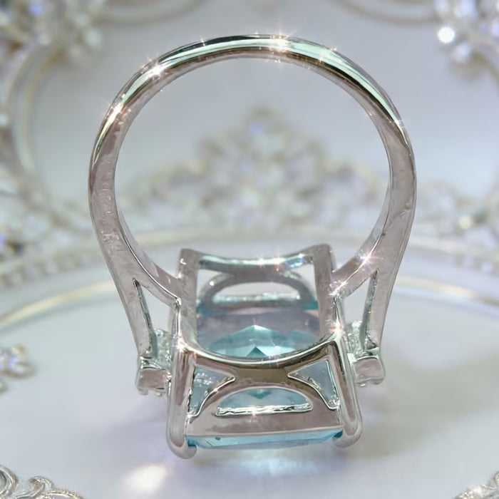 Anillo de compromiso de lujo minimalista, adecuado para uso diario de mujer