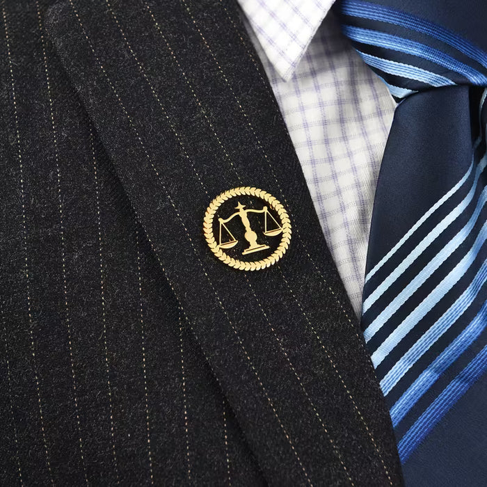 Broche Elegante de Acero de Titanio para Hombre - Estilo Vintage, Perfecto para Trajes y Camisas