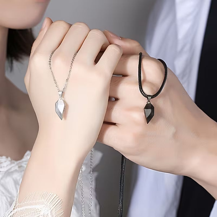 1 Par de Collares de Pareja Magnéticos en Forma de Corazón