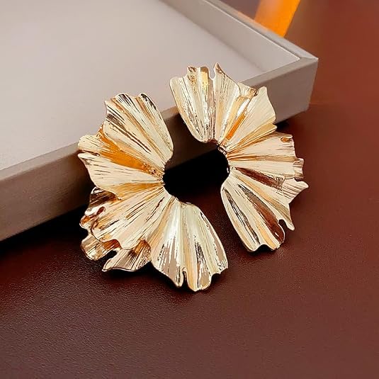 Aretes de oro con flores escultóricas para mujer