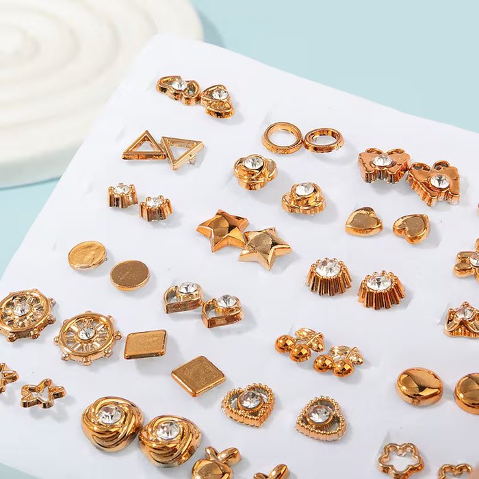 36 Pares de Aretes Dorados con Imitación de Zirconia