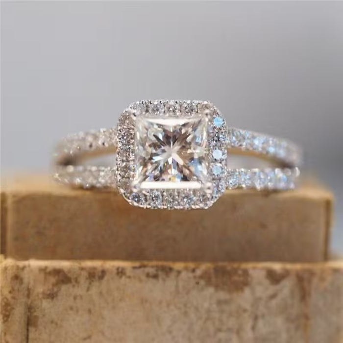 1pcs Anillo elegante de circonita sintética para mujer