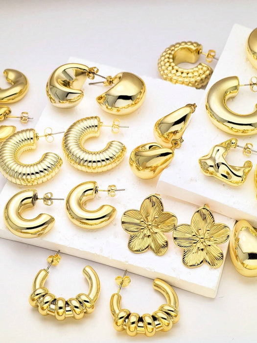 SHEIN 6 pares de pendientes de tono dorado aleatorio con diseños de luna, gota, flor y trébol