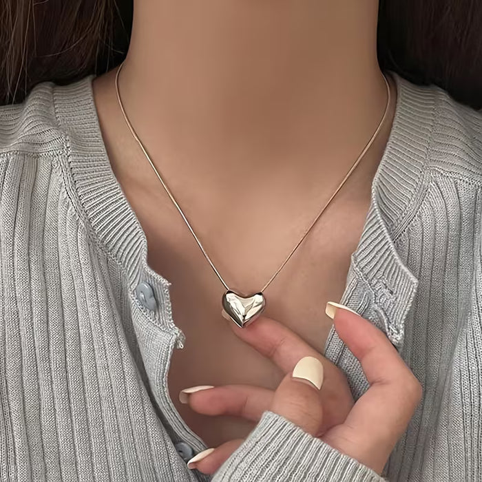 1 Collar con colgante decorativo en forma de corazón a la moda de mujer