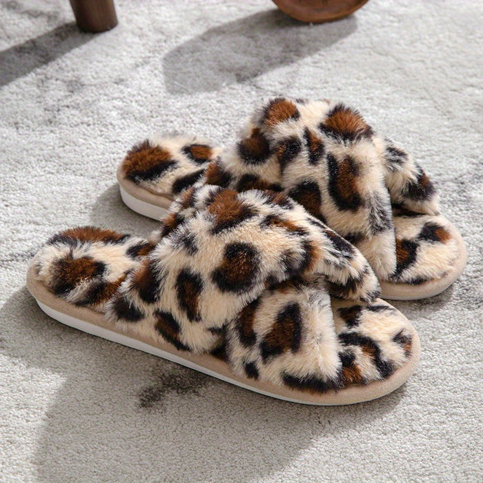 Pantufla de felpa para mujer con estampado de leopardo y tira cruzada en el tobillo