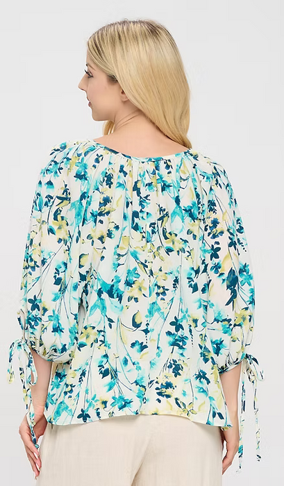 RENEEC. Top con cuello en V y estampado floral con lazo en las mangas