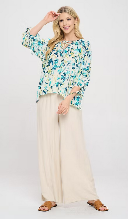 RENEEC. Top con cuello en V y estampado floral con lazo en las mangas
