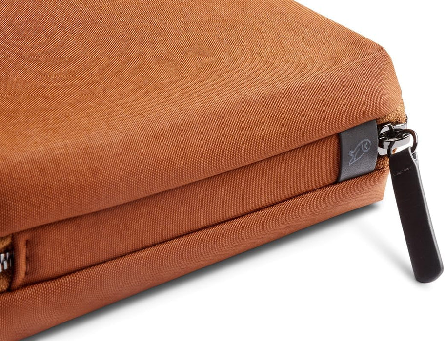 Bellroy Tech Kit Compact (organizador de accesorios de tecnología, bolsa con cremallera) - Bronce