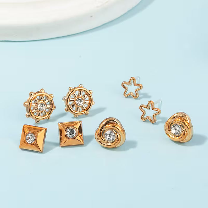 36 Pares de Aretes Dorados con Imitación de Zirconia
