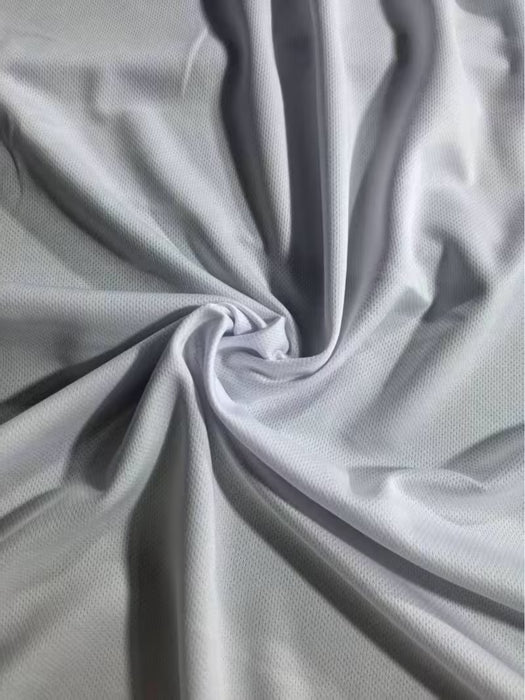 Polo para hombre con estampado de bloques de color blanco, rojo y azul marino