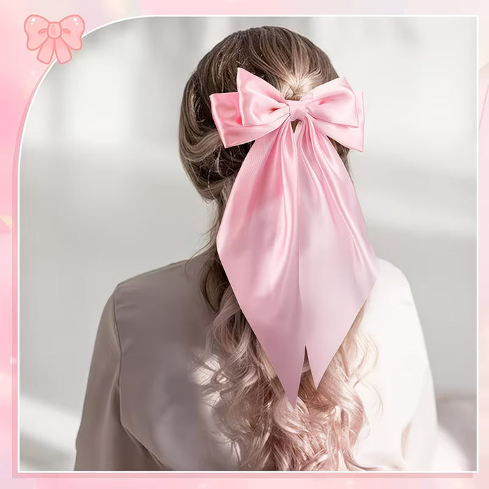 Un set de cuatro diademas de satén grandes y extra grandes con un estilo de clip, lindas adornos para el cabello