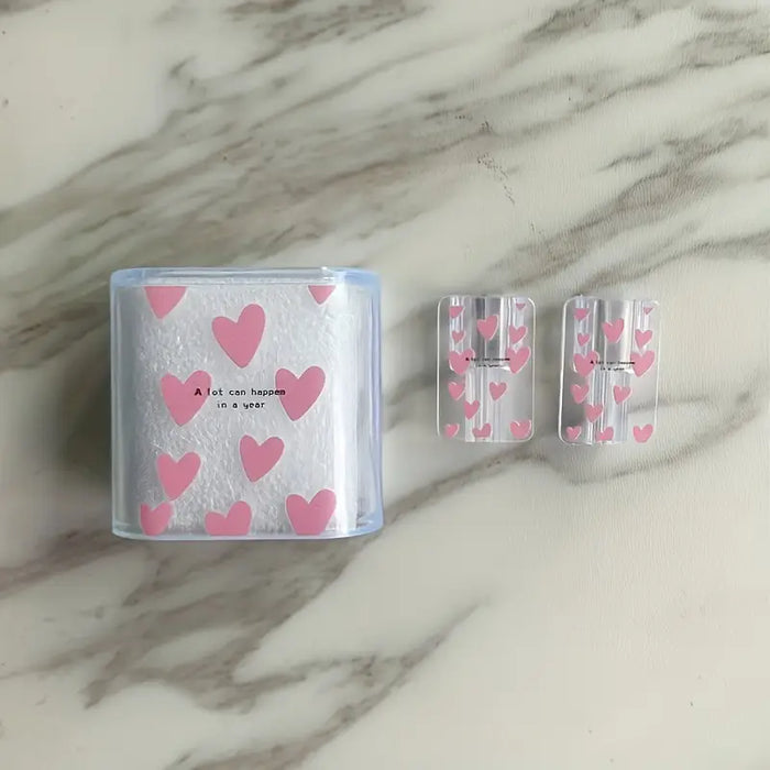 El set de 3 piezas con un patrón de corazon está diseñado para el cargador rápido de 20W