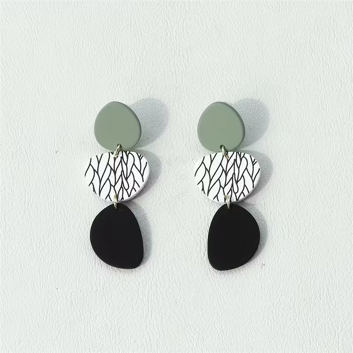 Pendientes Colgantes Elegante Estilo De Vacaciones Color Claro Con Patrón De Hoja Negra