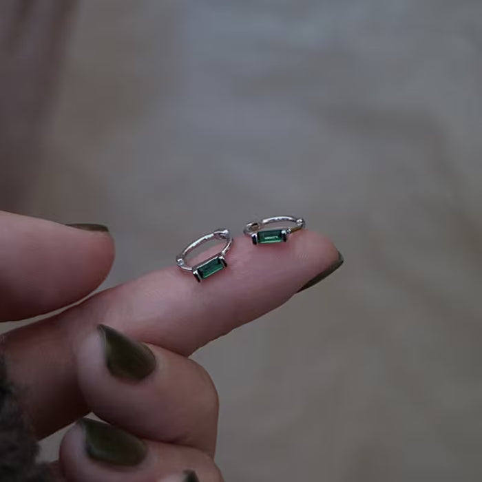 Exquisitos Aretes de Zirconia Cúbica Sintética VerdeExquisitos Aretes de Zirconia Cúbica Sintética Verde