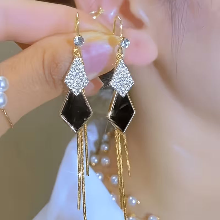 Pendientes con borlas, un imprescindible para banquetes de damas