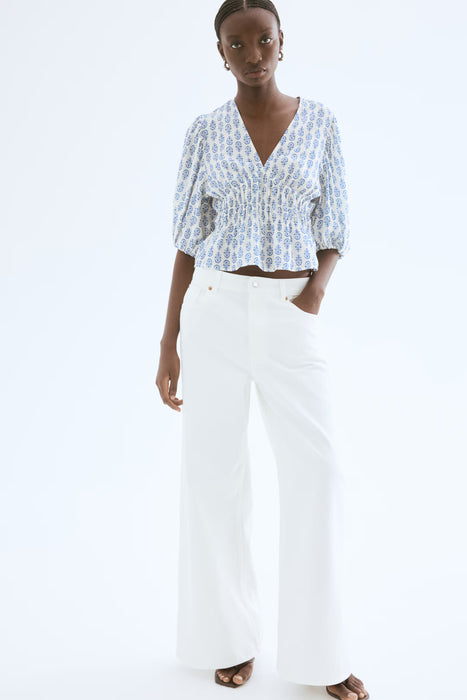 H&M Blusa con cuello en V Estampado blanco/azul