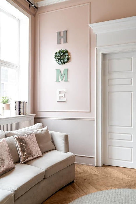 Letrero de pared Mkono Farmhouse con eucalipto artificial
