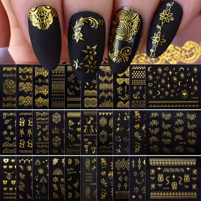 Set de 30 Stickers Dorados para Uñas - Diseños Metálicos Autoadhesivos con Estrellas, Lunas, Corazones