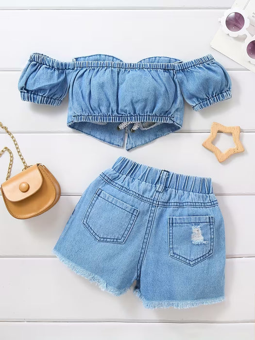 Conjunto de Top Corto de Denim con Hombros Descubiertos y Shorts Desgastados para Niñas