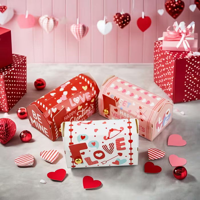 SHEIN 6pcs Cajas de papel con forma de buzón para el Día de San Valentín