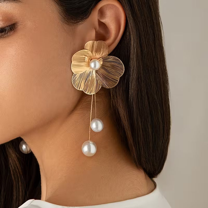 1 par de pendientes de borla de perlas en capas con forma de pétalo, modernos y elegantes