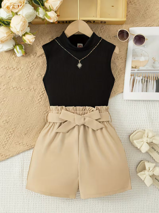 Conjunto casual de verano para niñas con una camiseta sin mangas de cuello redondo y pantalones cortos