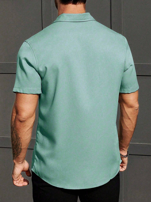 SHEIN Camisa de manga corta casual de color liso con bolsillo para hombres