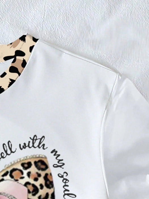 SHEIN Camiseta de cuello redondo de manga corta con estampado de lazo rosa