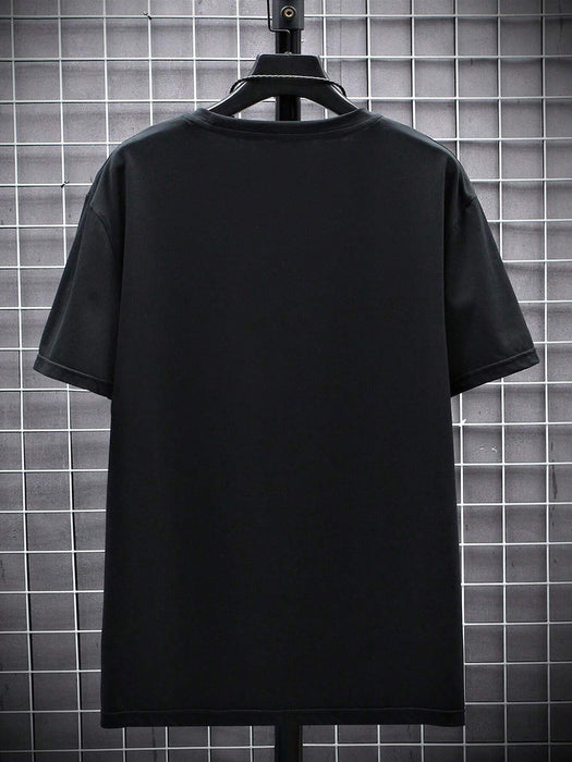 Camiseta de manga corta casual para hombres con estampado de letras de ajedrez