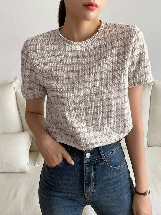 SHEIN DAZY Camiseta Con Cuello Redondo Y Estampado De Tartán