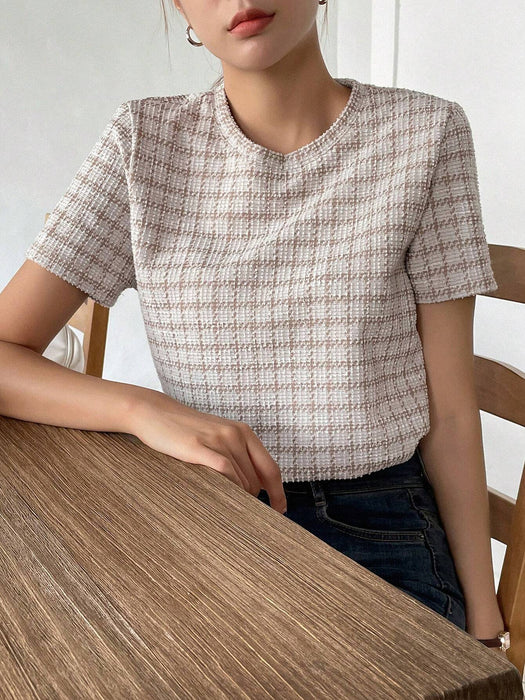 SHEIN DAZY Camiseta Con Cuello Redondo Y Estampado De Tartán