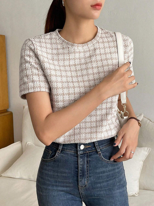 SHEIN DAZY Camiseta Con Cuello Redondo Y Estampado De Tartán
