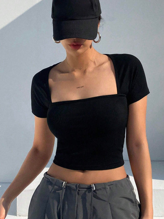 SHEIN DAZY Camiseta corta de mujer de cuello cuadrado de manga corta