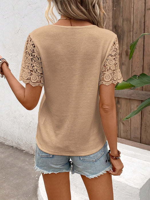 SHEIN Emery Rose Camiseta con cuello alto y encaje en contraste