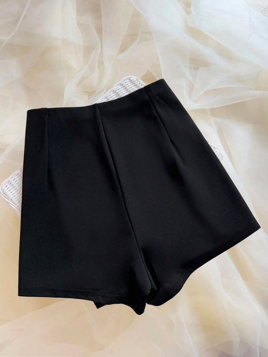 SHEIN Firerie Plus Size Pantalón corto básico para mujer con lazo asimétrico y adornos de pedrería