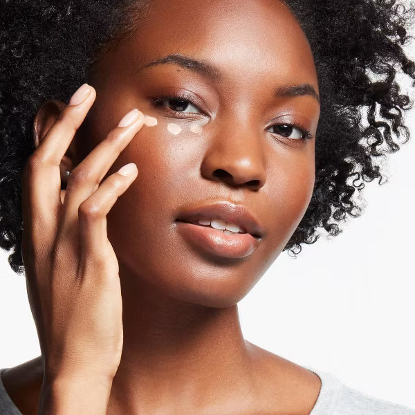 Origins GinZing Crema iluminadora para el contorno de ojos con vitamina C y niacinamida 15 ml
