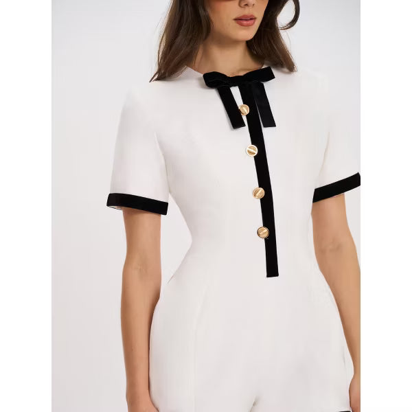 Mono corto blanco de estilo casual de negocios