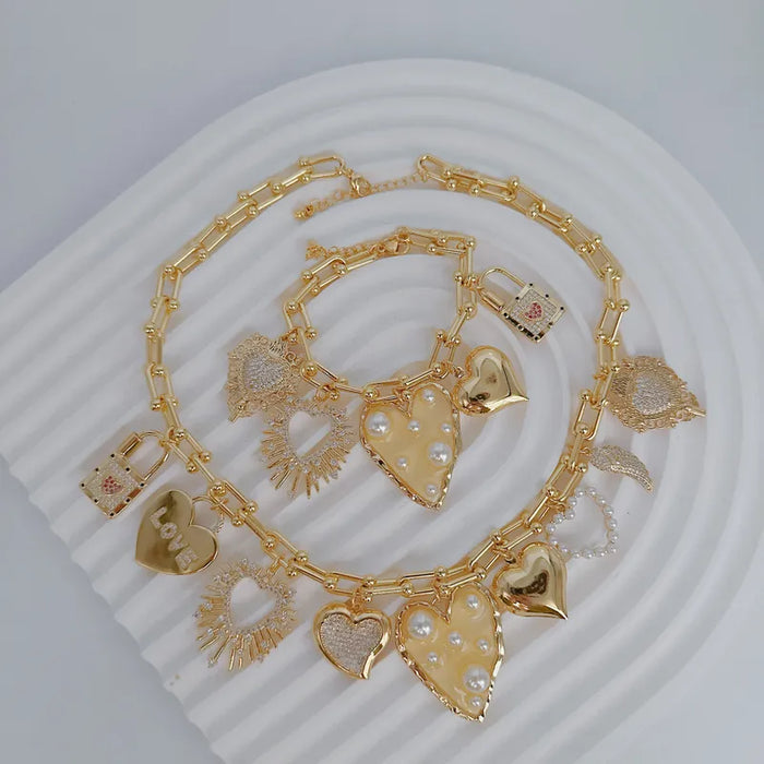 Conjunto de Collar y Pulsera Con Múltiples Dijes