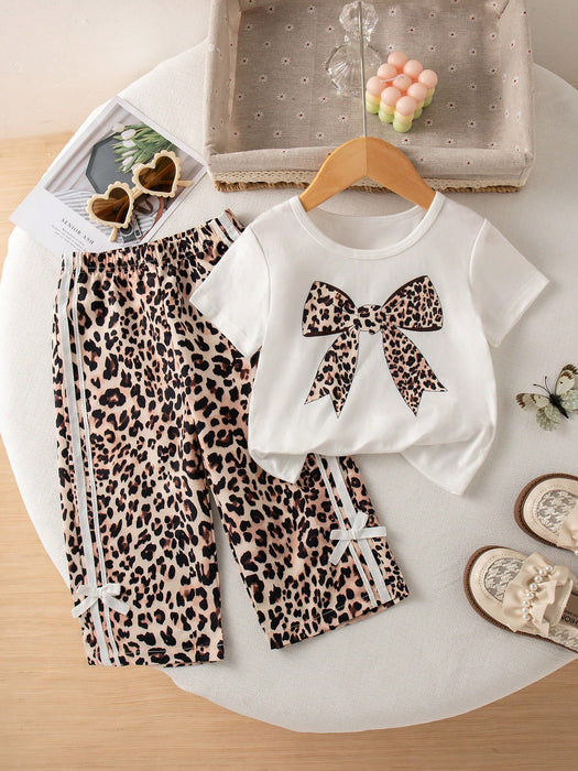 SHEIN Conjunto de camiseta y pantalón ancho con estampado de leopardo para niñas