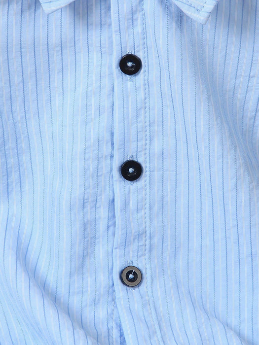 Shein Conjunto de 2 piezas de camisa a rayas y pantalones cortos texturizados