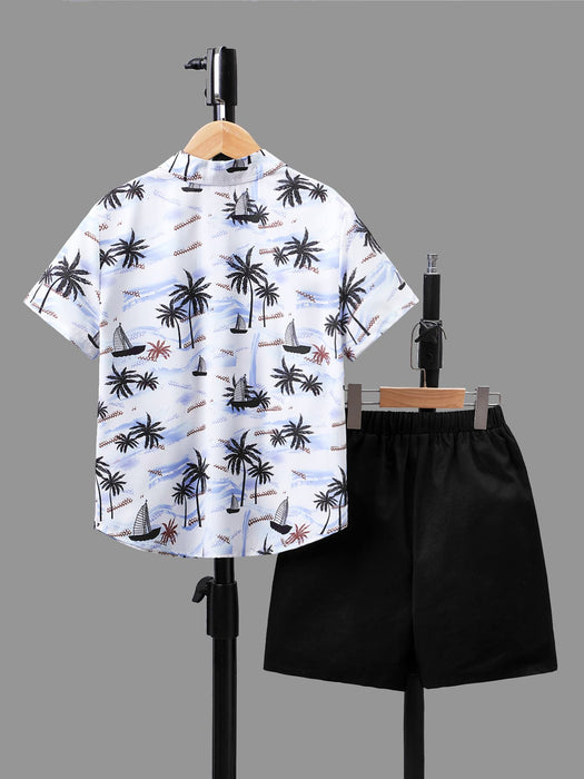 SHEIN Leap Crew Camisa Para Niños Con Estampado Tropical Y Pantalón Corto
