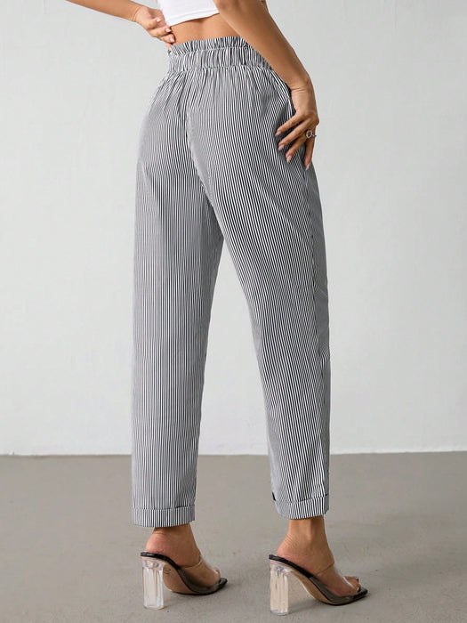 SHEIN PETITE Pantalones cortos a rayas con cintura elástica