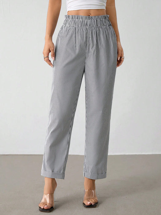 SHEIN PETITE Pantalones cortos a rayas con cintura elástica