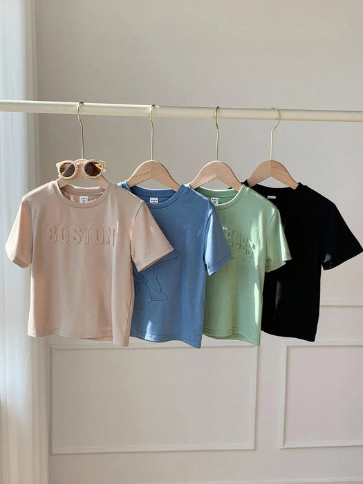 SHEIN 4 camisetas de manga corta con estampado de letras en relieve para niños