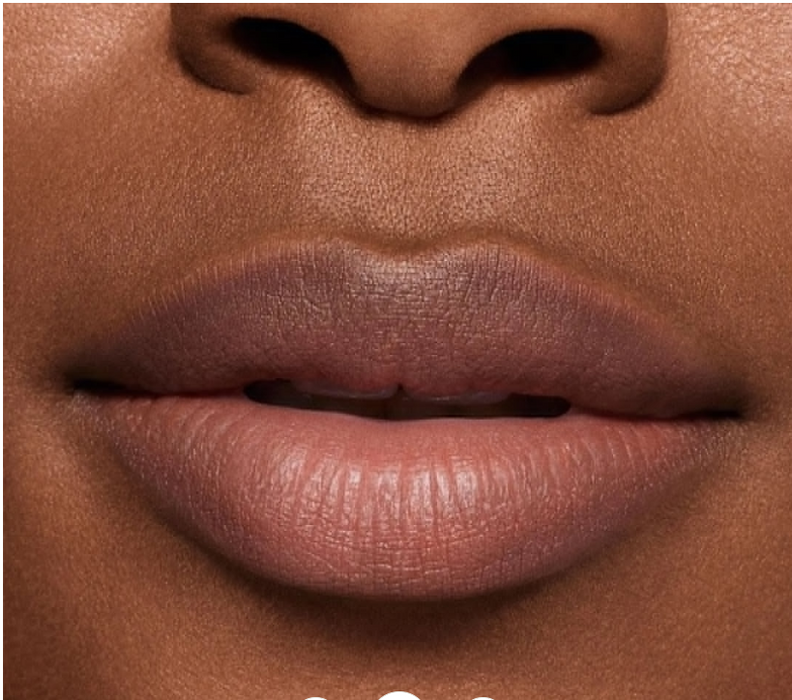 Reforma del labial Powder Kiss de Mac