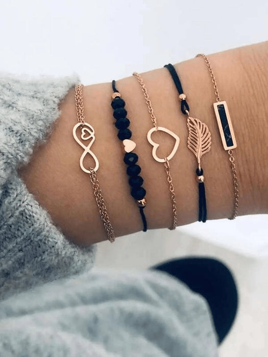 SHEIN Set de 5 piezas de pulsera con cadena de metal dorado vintage