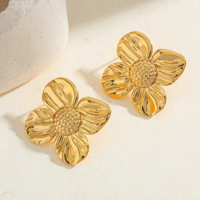 Pendientes casuales de mujer con forma de flor martillada
