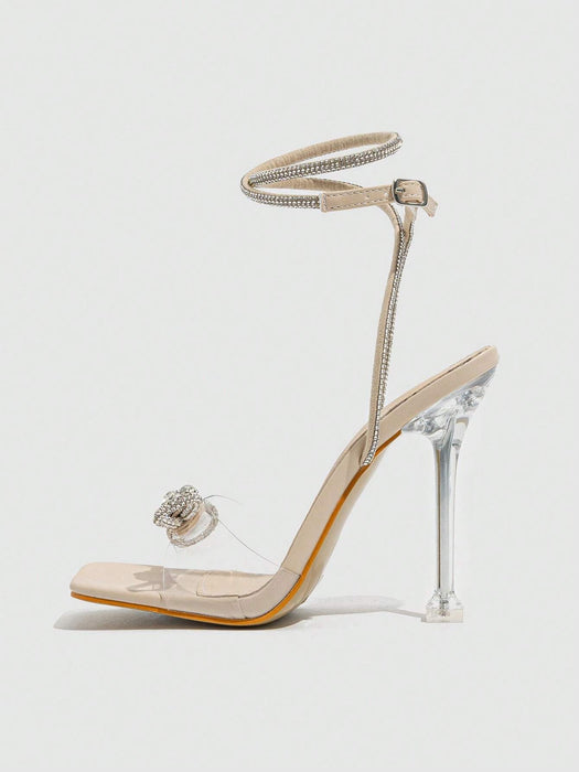 SHEIN Tacones altos plateadas para mujer con puntera abierta, tira con hebilla de diamantes